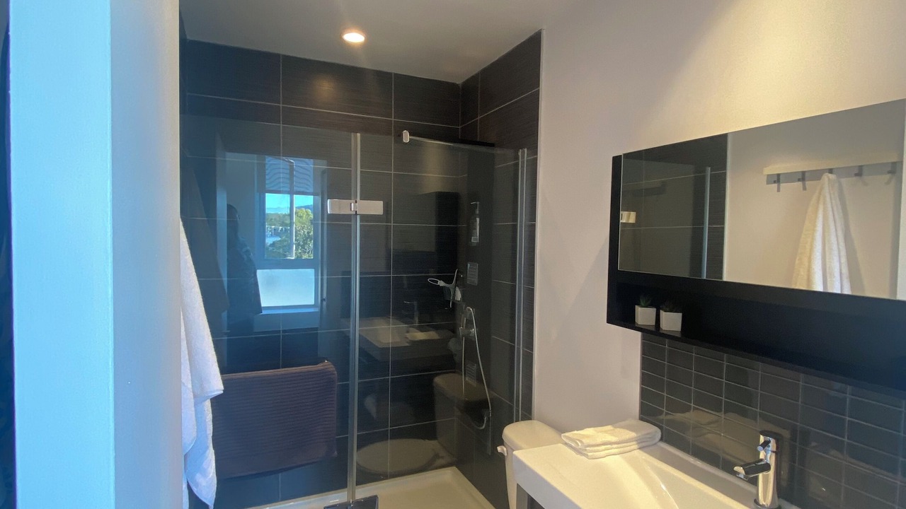 Photo of Bathroom in De Lorimier