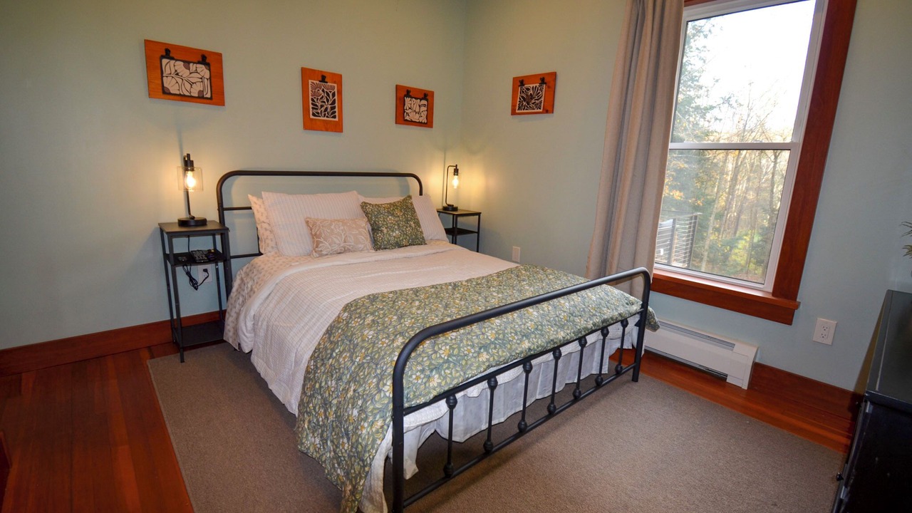 Photo of Bedroom in Colden