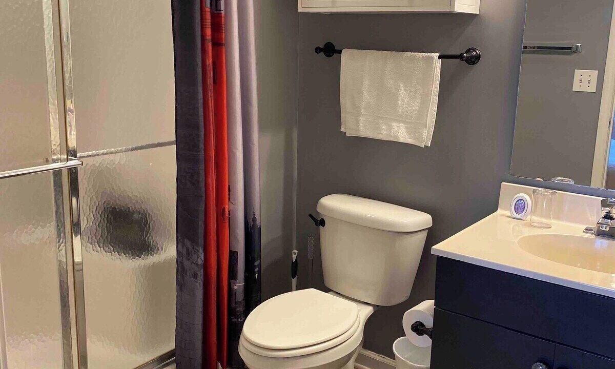 Photo of Bathroom in Red Hill