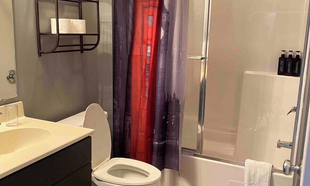 Photo of Bathroom in Red Hill