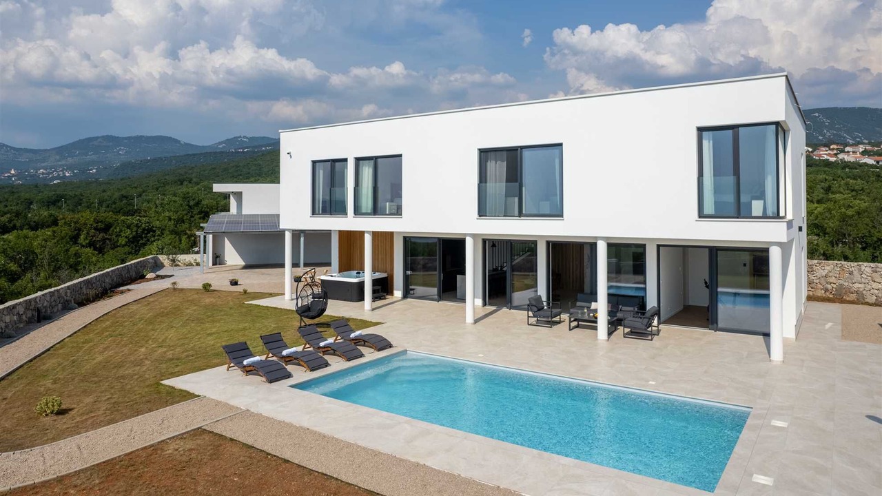 Photo of Outdoor in Smrika