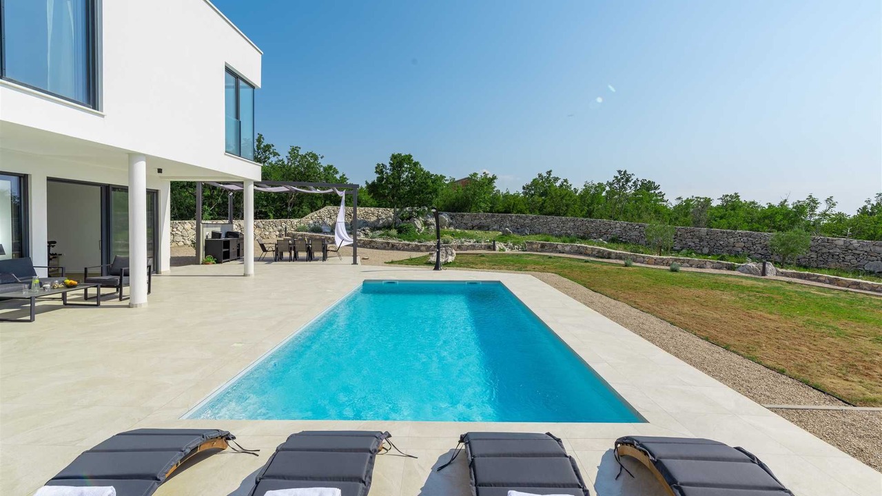 Photo of Outdoor in Smrika