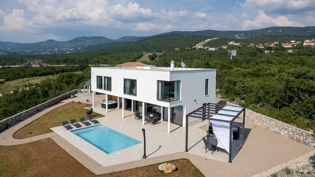 Photo of Outdoor in Smrika