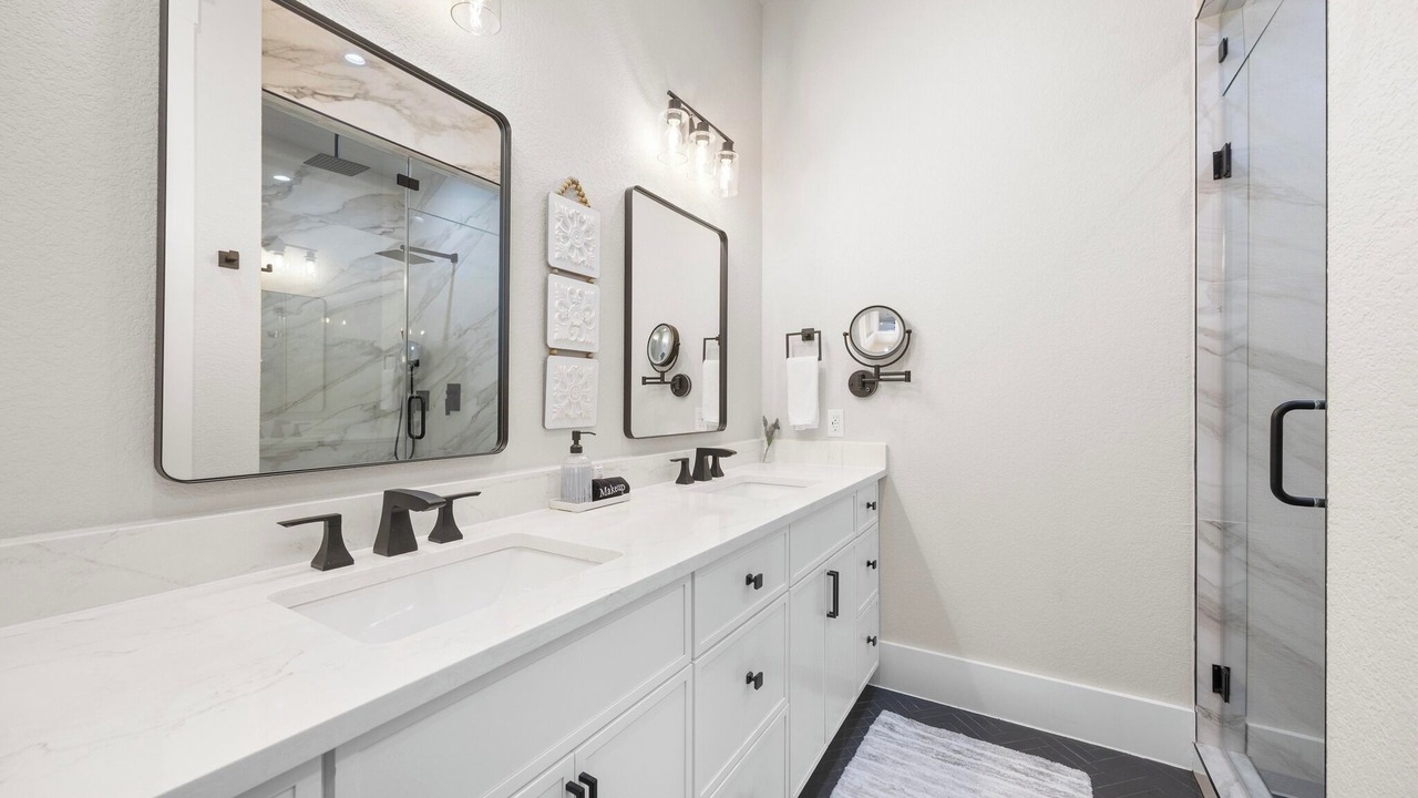 Photo of Bathroom in Highland Lake Estates
