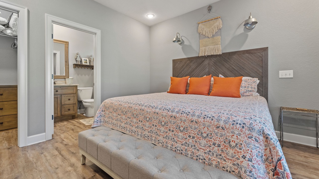 Photo of Bedroom in Clinton