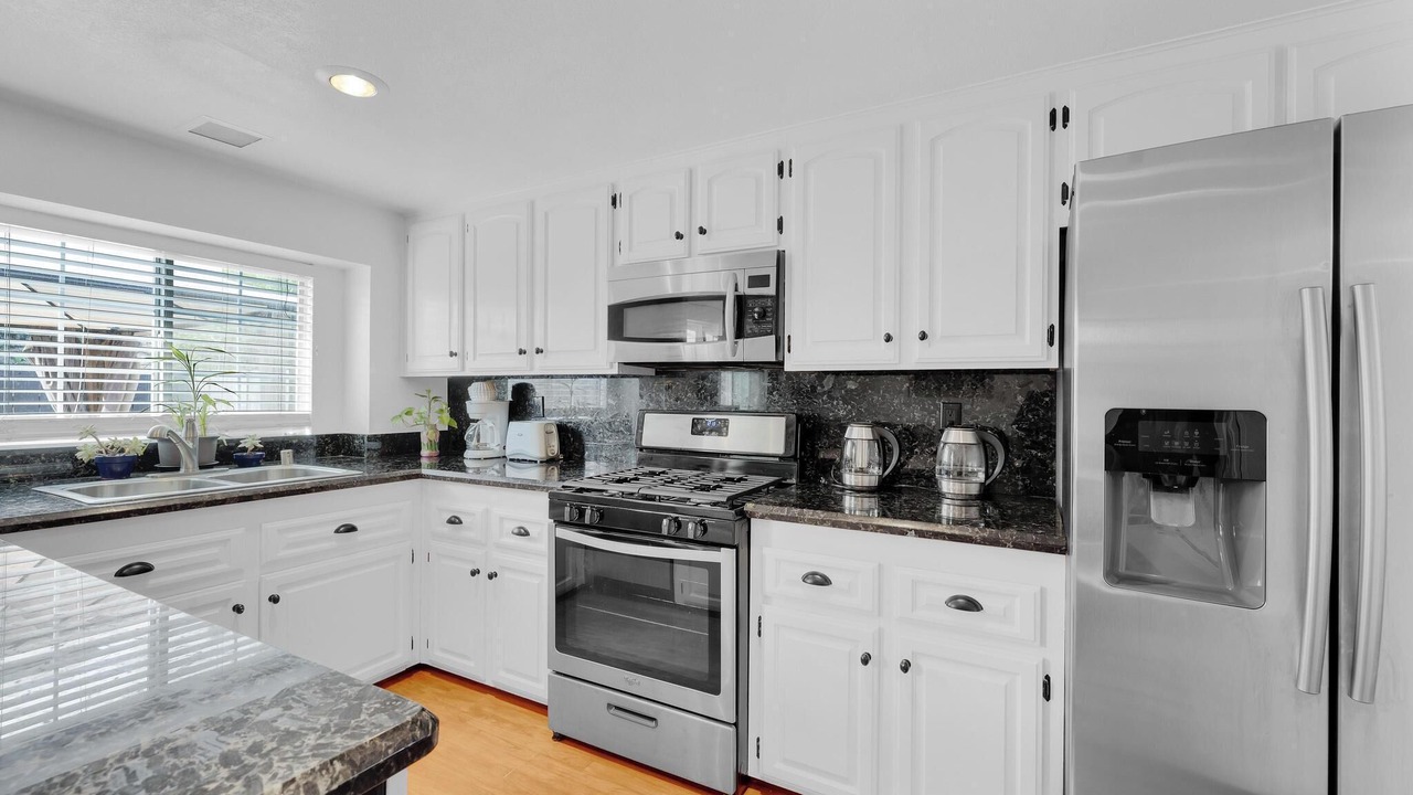 Photo of Kitchen in Bonita Long Canyon