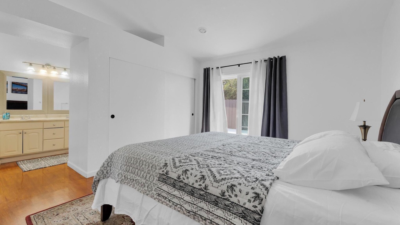 Photo of Bedroom in Bonita Long Canyon