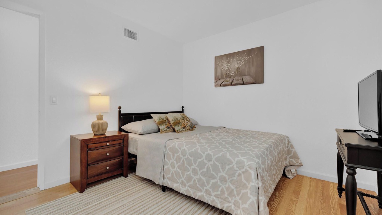 Photo of Bedroom in Bonita Long Canyon