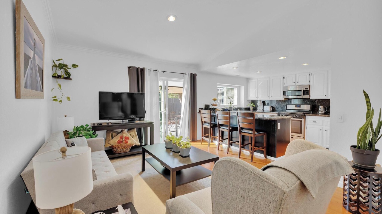 Photo of Livingroom in Bonita Long Canyon