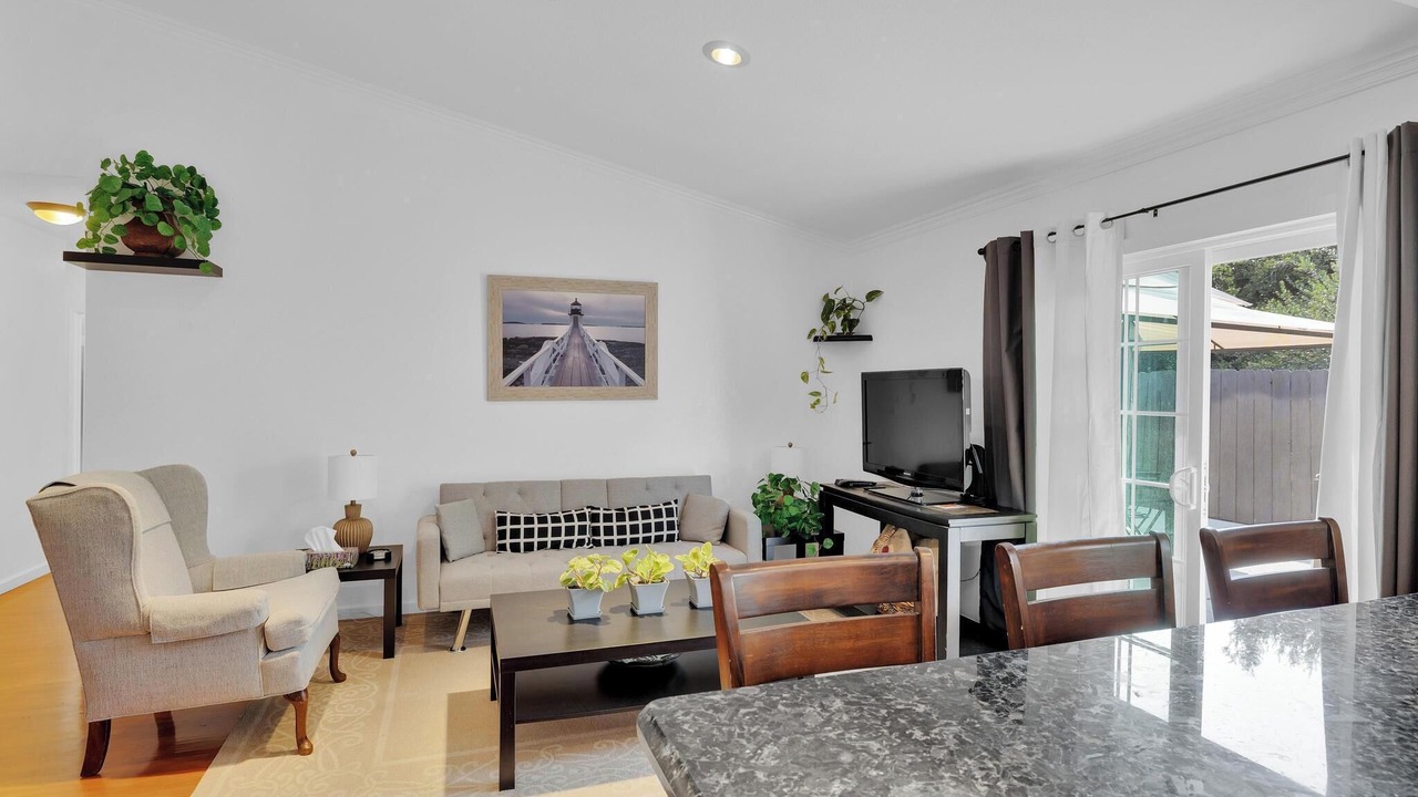 Photo of Livingroom in Bonita Long Canyon