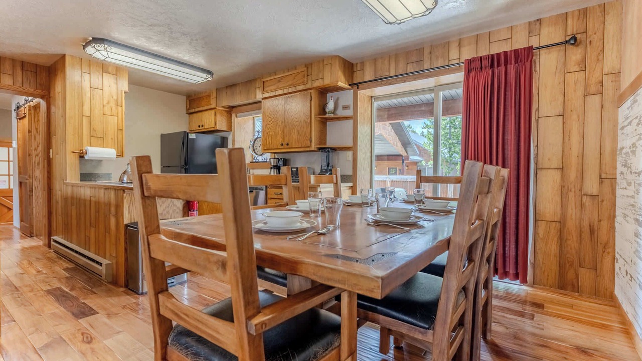 Photo of Livingroom in West Yellowstone