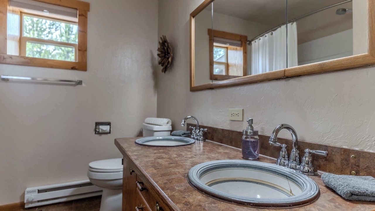 Photo of Bathroom in West Yellowstone