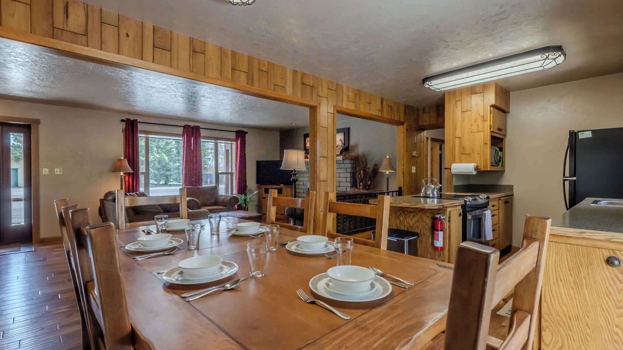 Photo of Livingroom in West Yellowstone