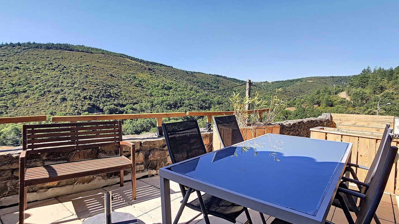 Photo of Patio Balcony in La Liviniere