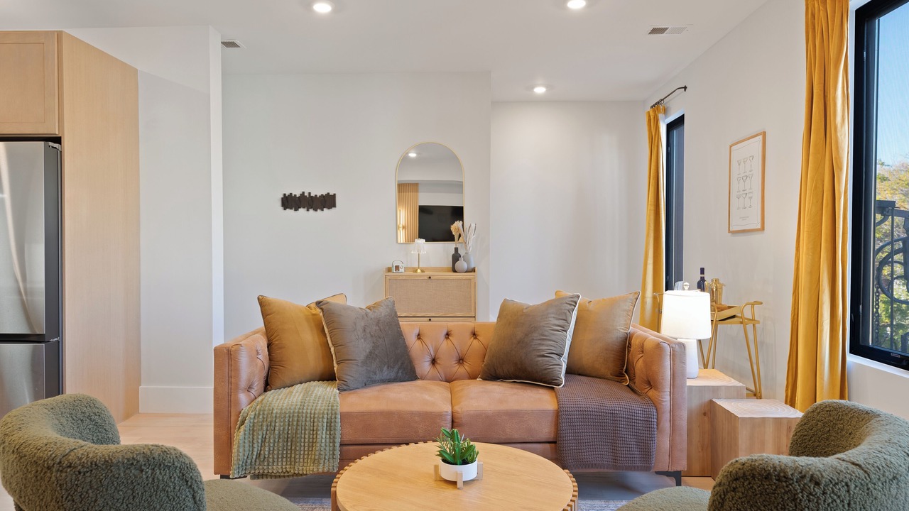 Photo of Livingroom in McGinley Square