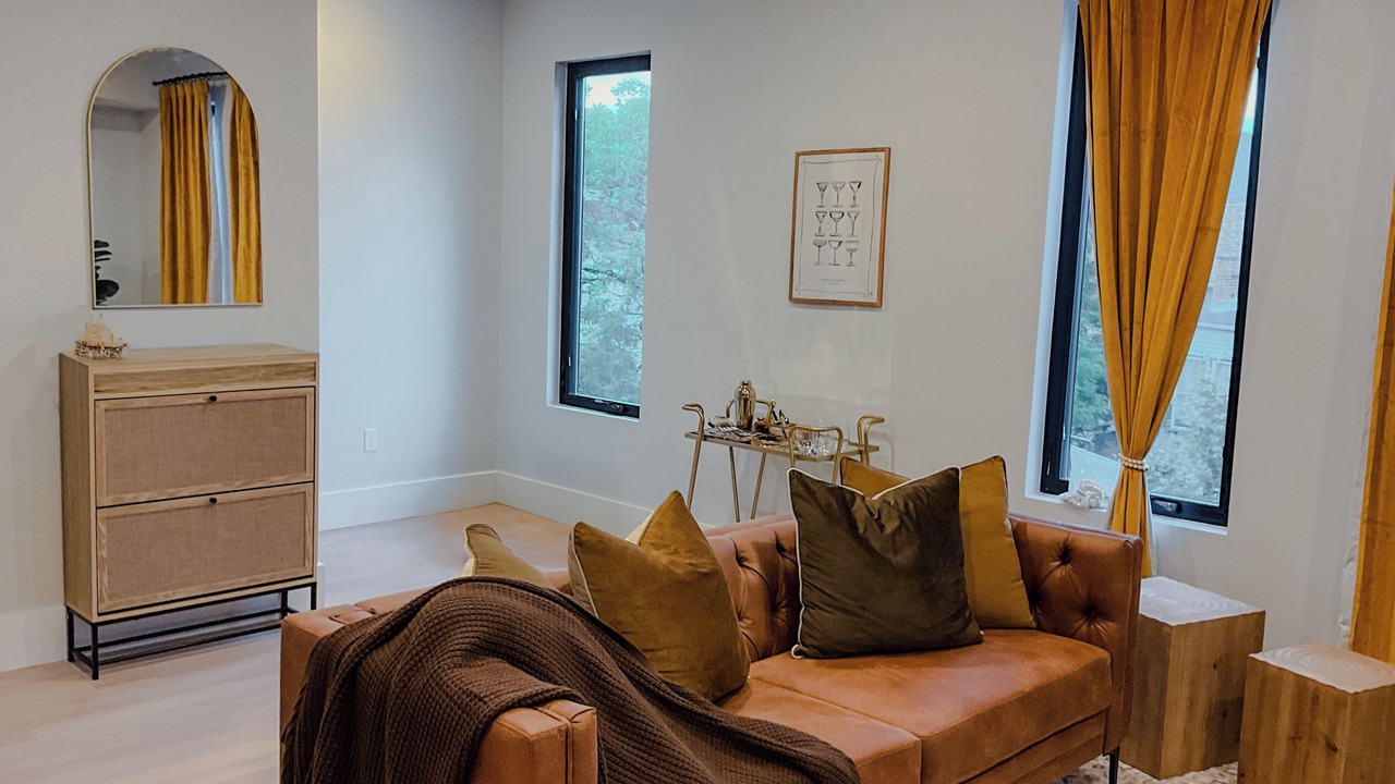 Photo of Livingroom in McGinley Square