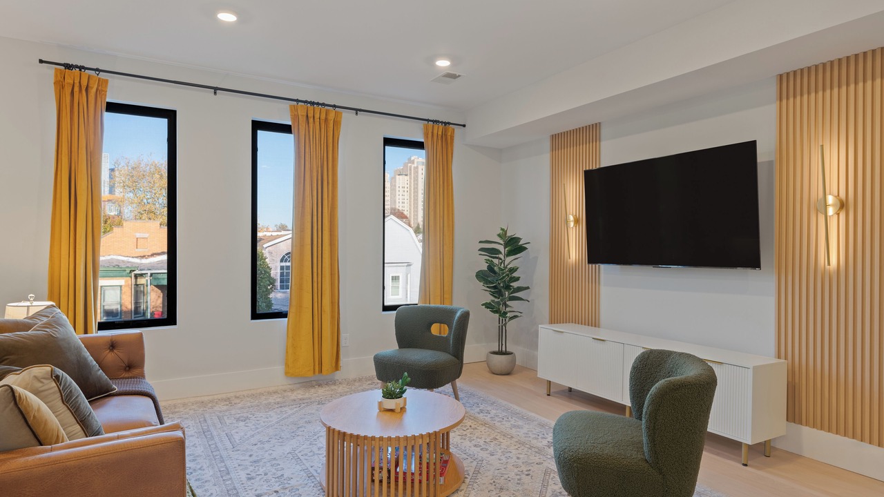 Photo of Livingroom in McGinley Square