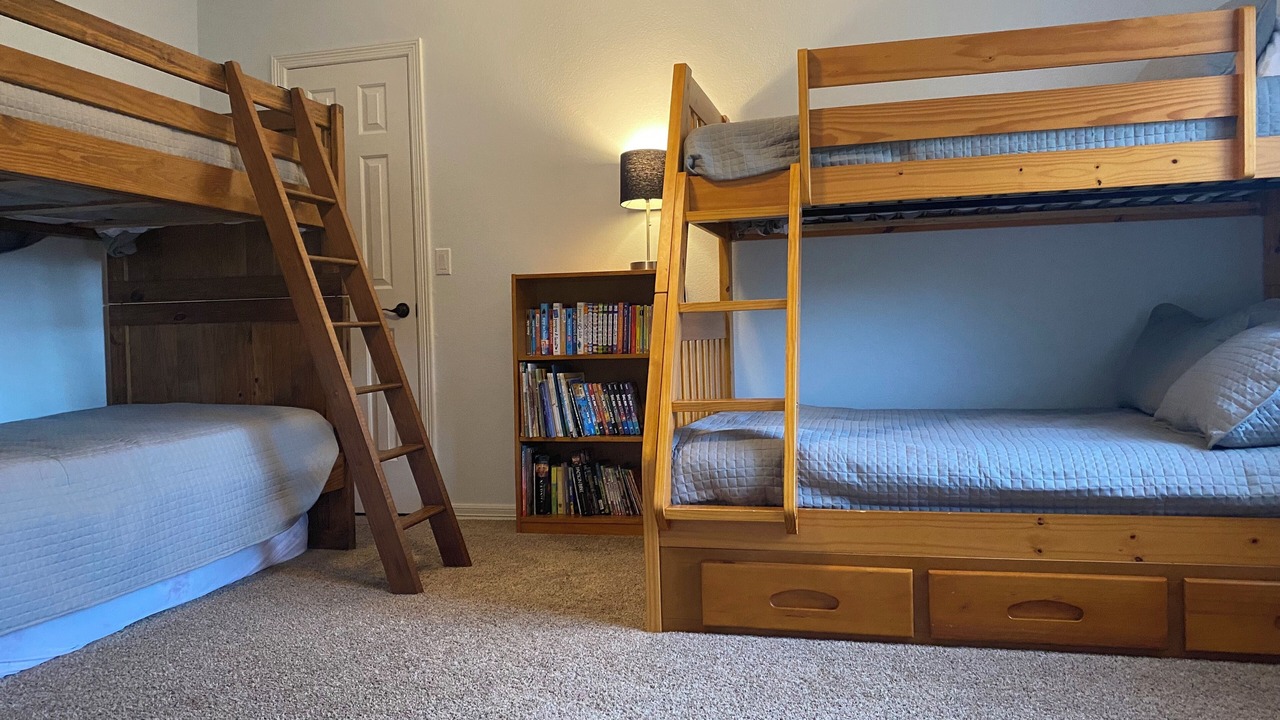 Photo of Bedroom in Garland