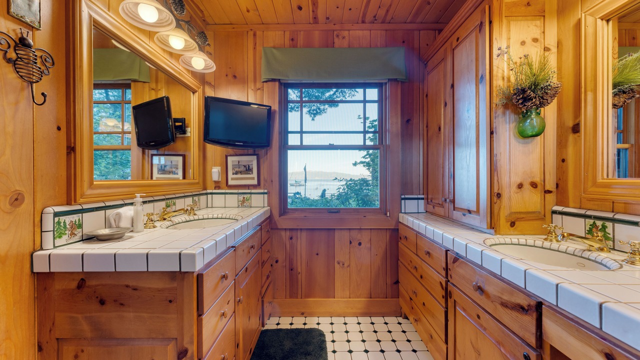 Photo of Bathroom in Homewood