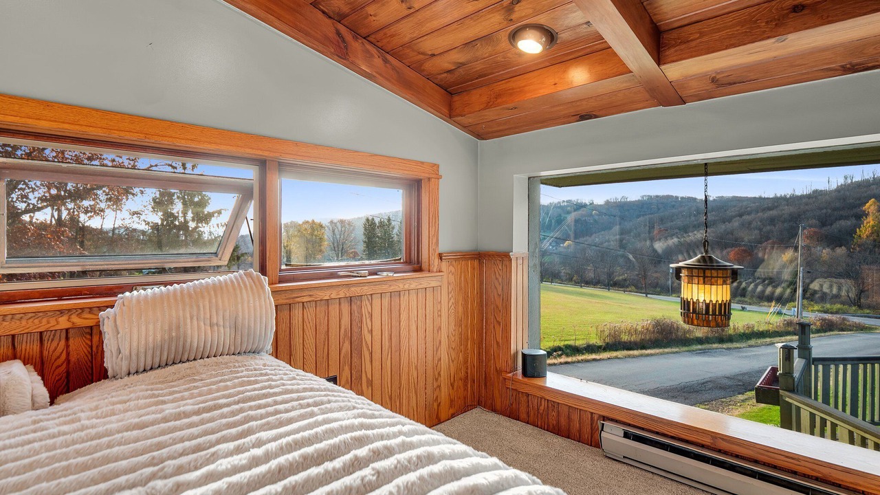 Photo of Bedroom in Ellicottville