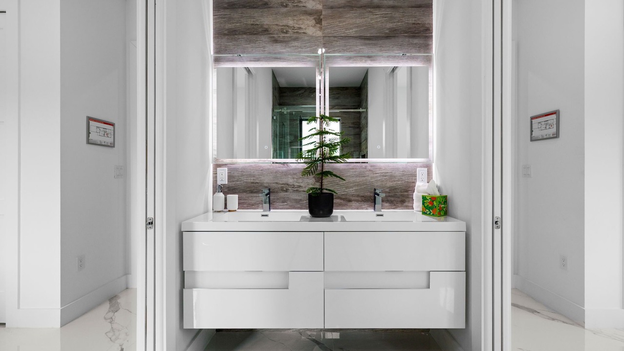Photo of Bathroom in Riverside Park