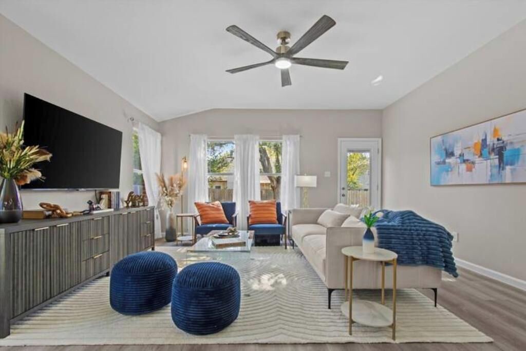 Photo of Livingroom in Willow Run