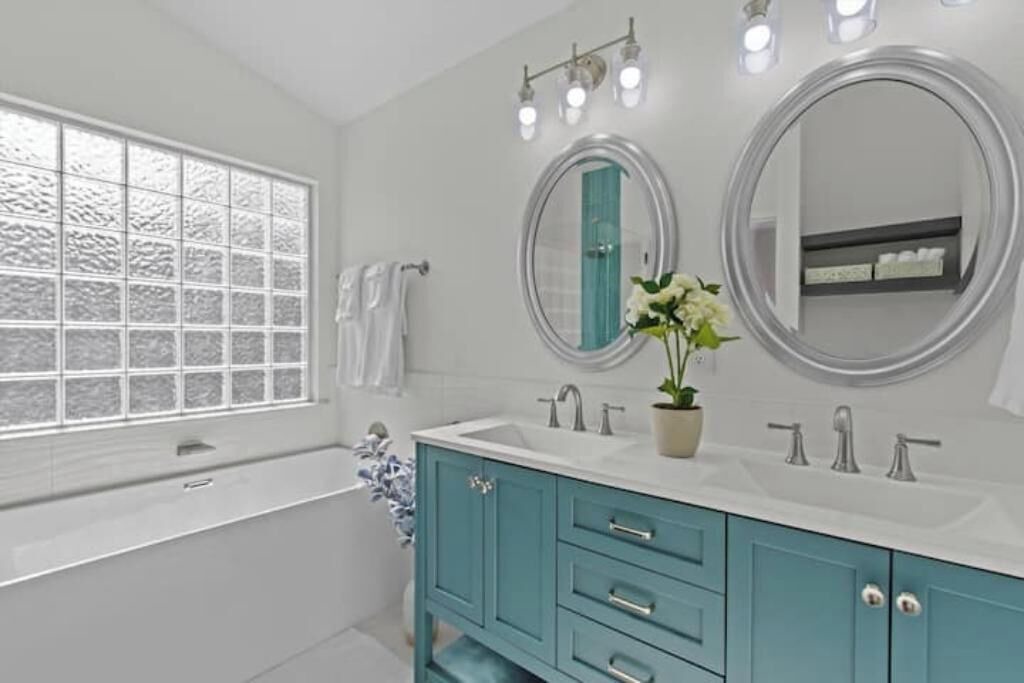 Photo of Bathroom in Willow Run
