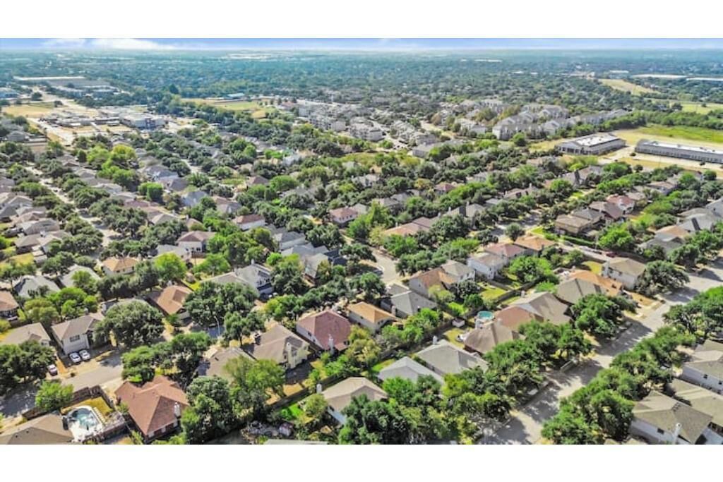 Photo of Outdoor in Willow Run