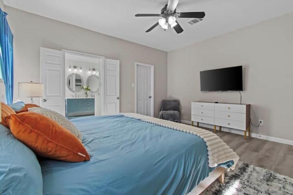 Photo of Bedroom in Willow Run
