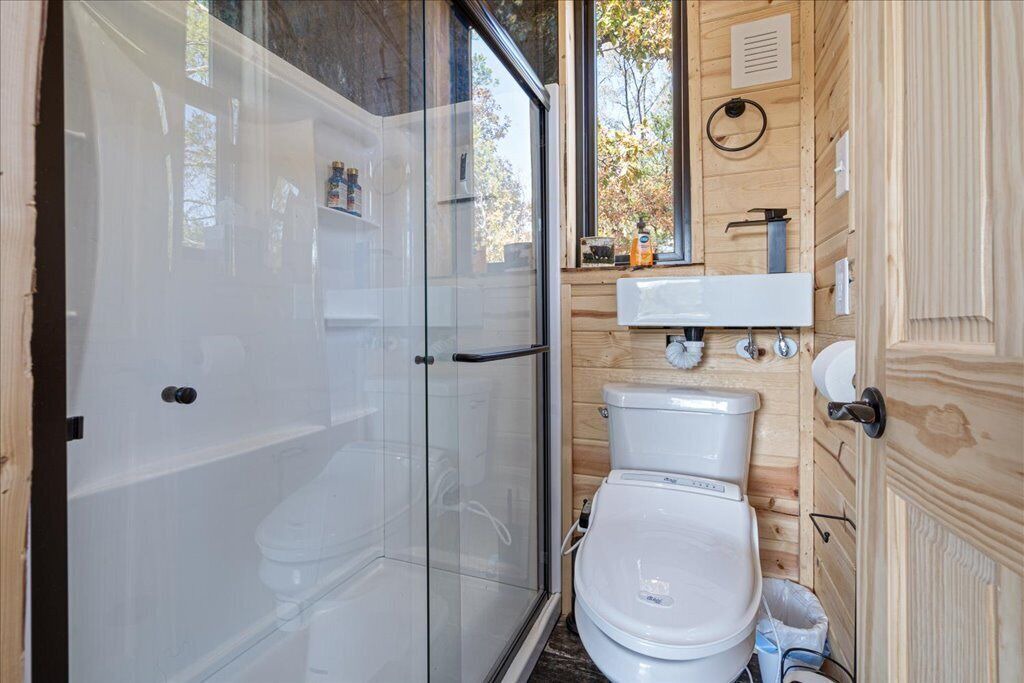 Photo of Bathroom in Rockhouse