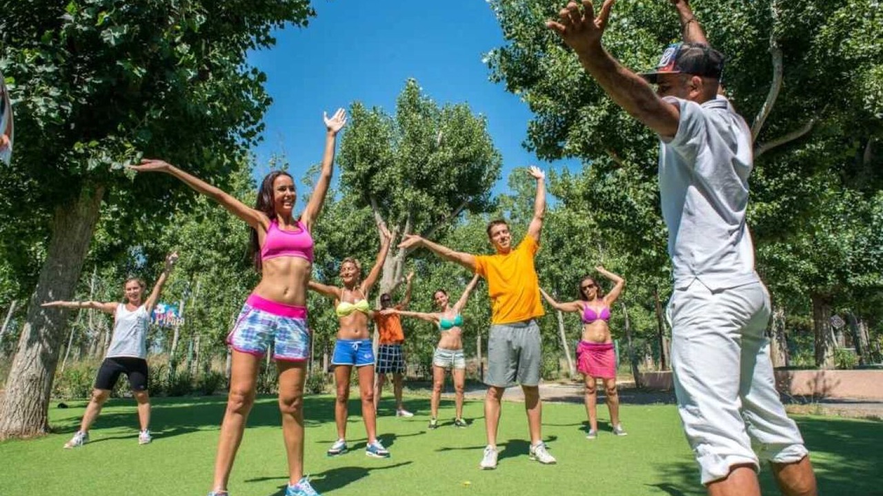 Photo of Others in Litteau