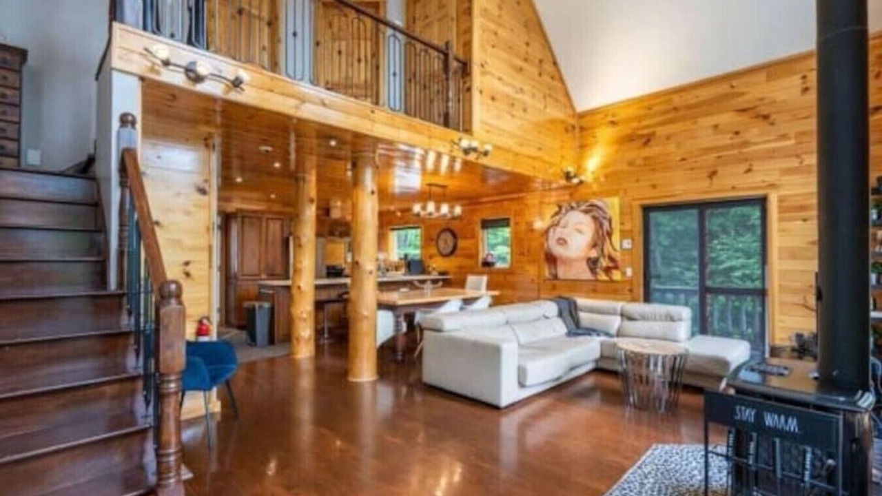 Photo of Livingroom in Val-des-Lacs