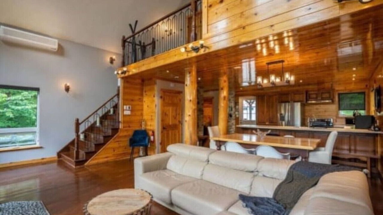 Photo of Livingroom in Val-des-Lacs