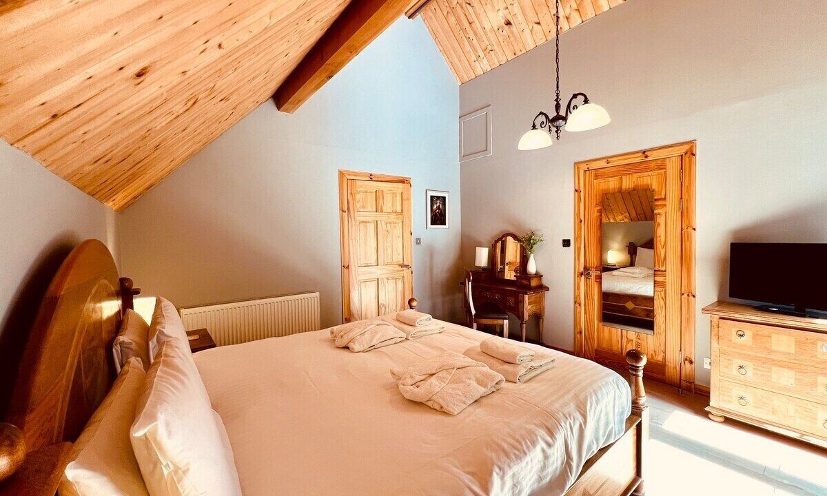 Photo of Bedroom in Foyers