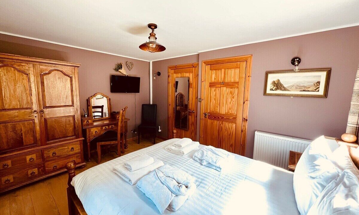 Photo of Bedroom in Foyers