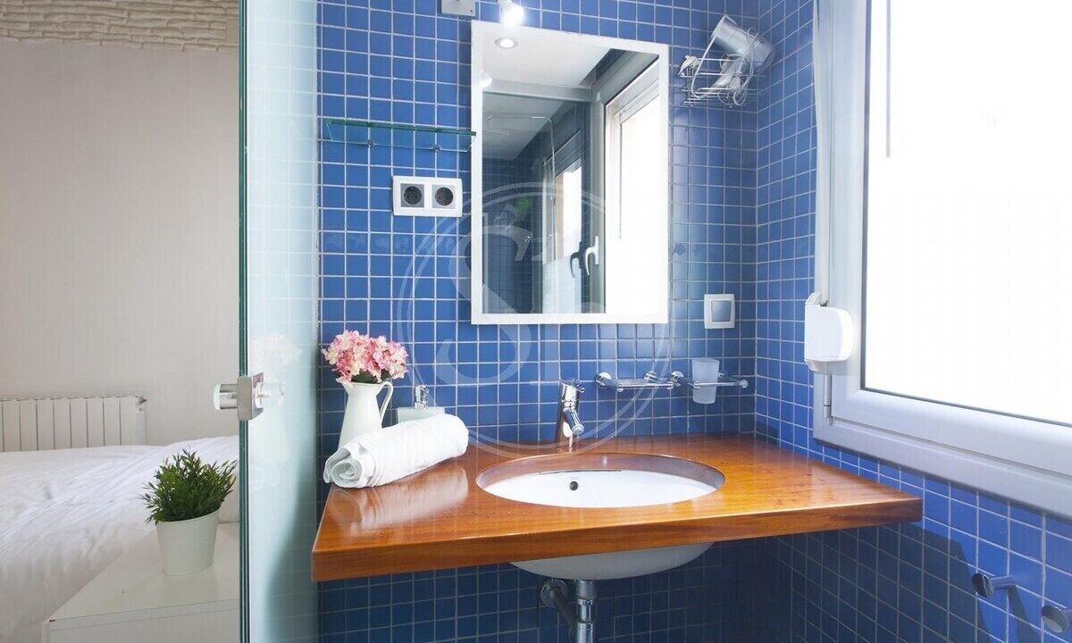 Photo of Bathroom in el Camp d'en Grassot i Gracia Nova