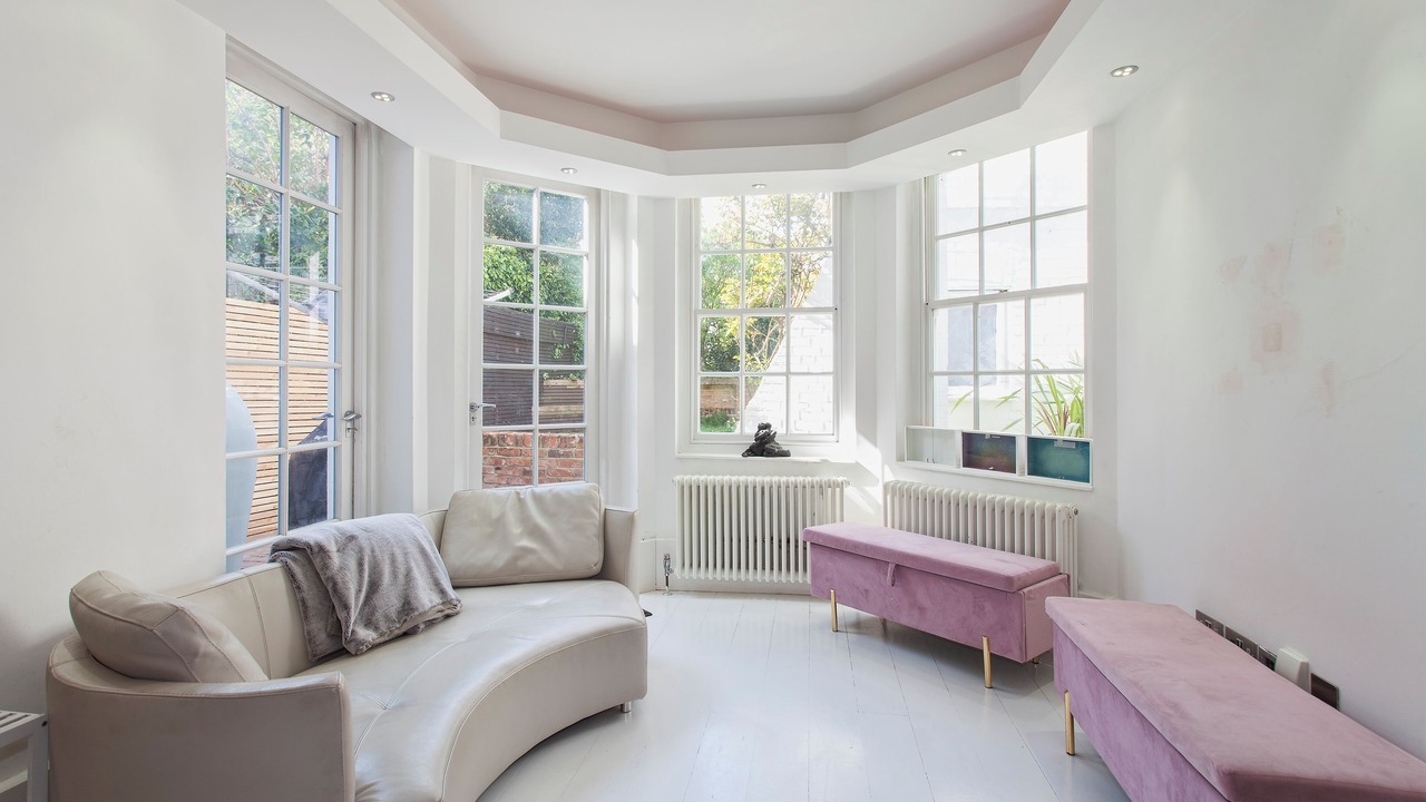 Photo of Livingroom in Frognal and Fitzjohns