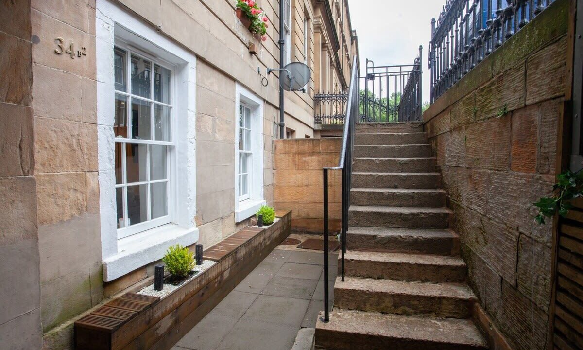 Photo of Others in Kelvinbridge