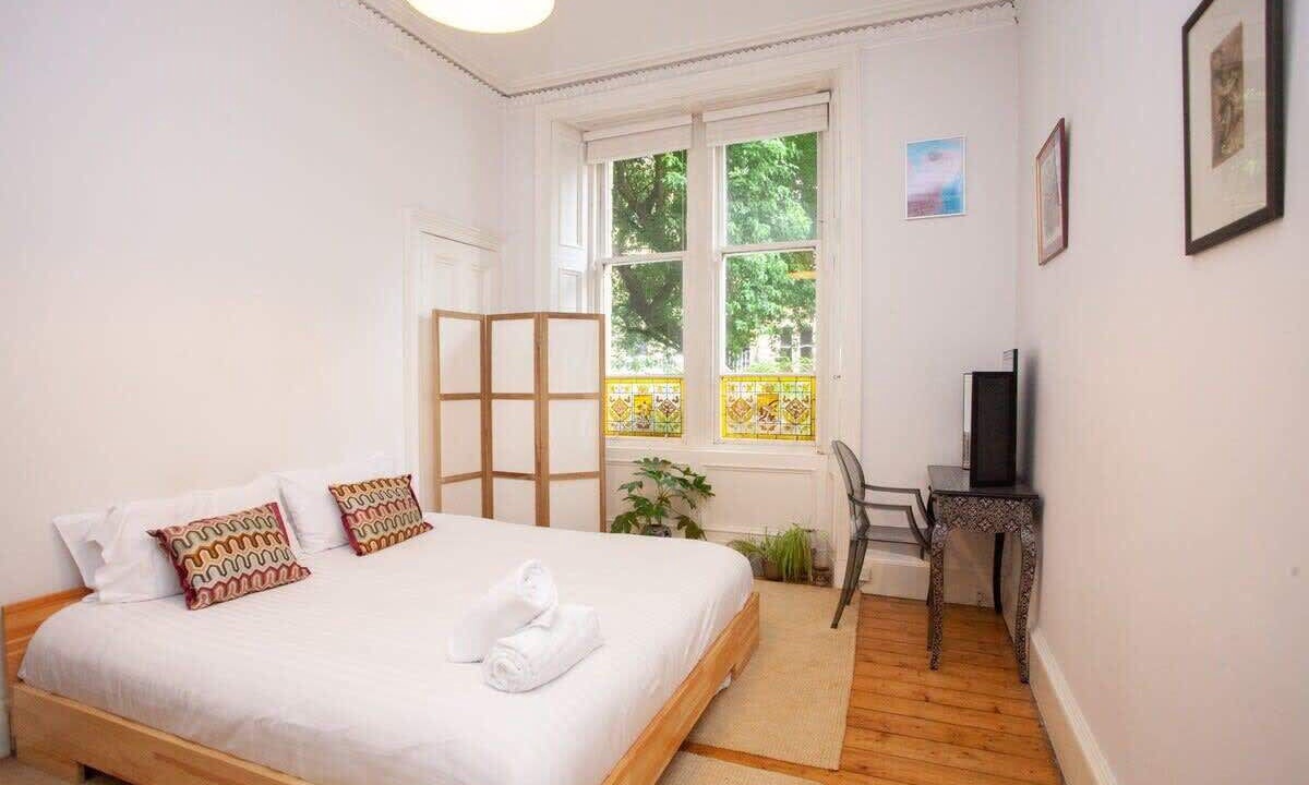 Photo of Bedroom in Kelvinbridge