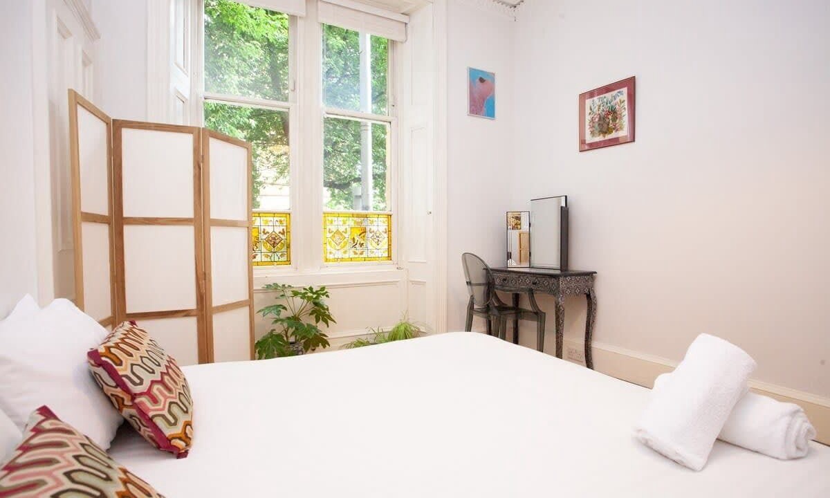 Photo of Bedroom in Kelvinbridge