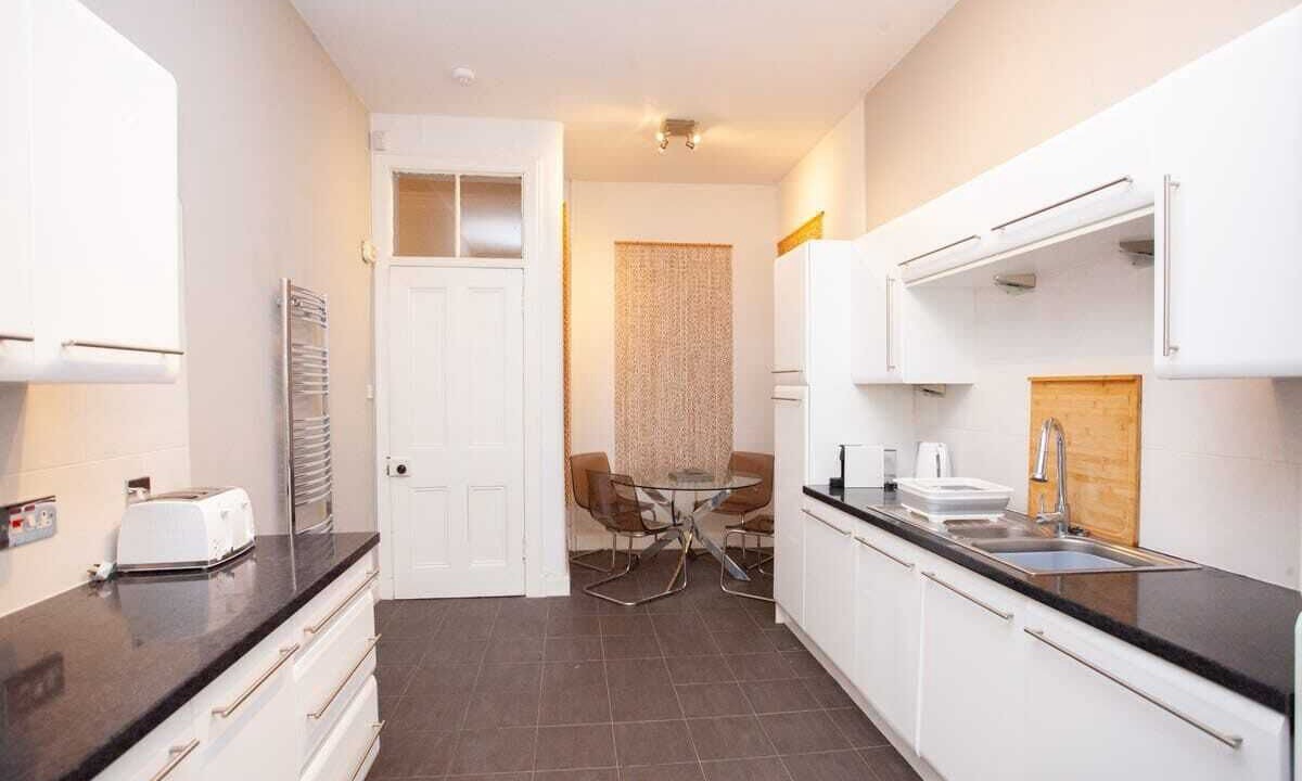 Photo of Kitchen in Kelvinbridge