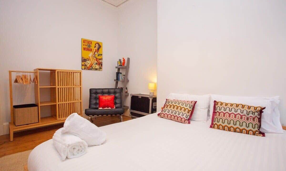 Photo of Bedroom in Kelvinbridge