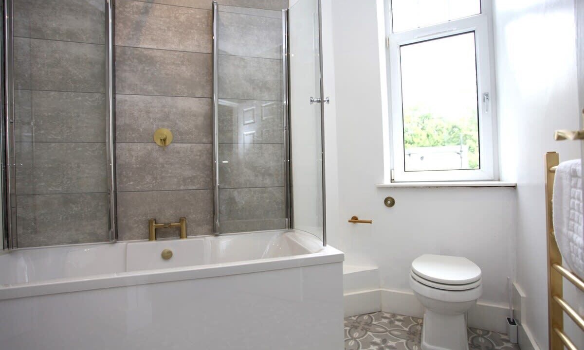 Photo of Bathroom in Scotstoun