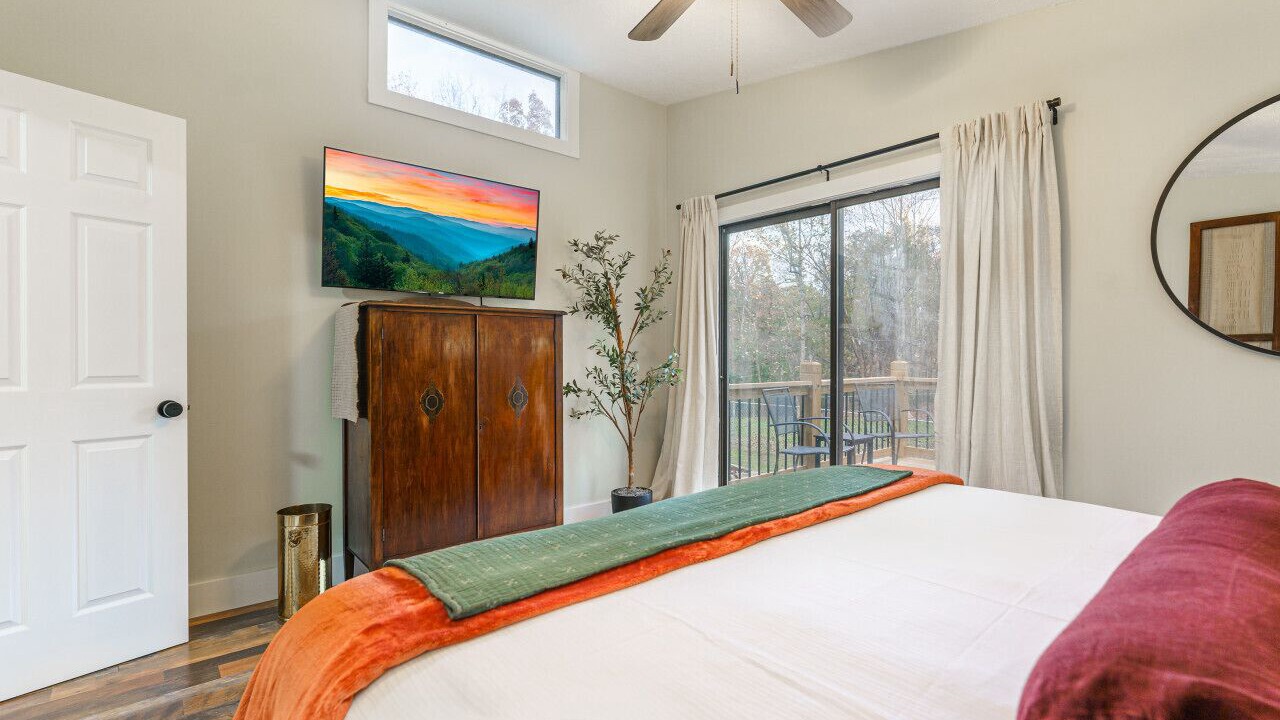 Photo of Bedroom in Ashley Oaks