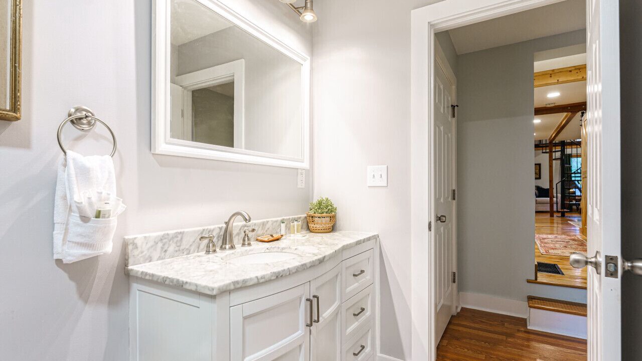 Photo of Bathroom in Ashley Oaks