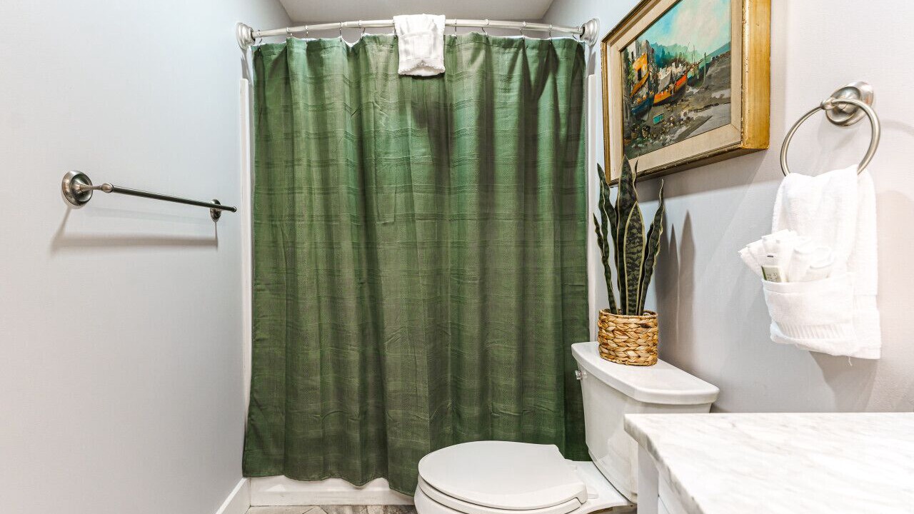 Photo of Bathroom in Ashley Oaks