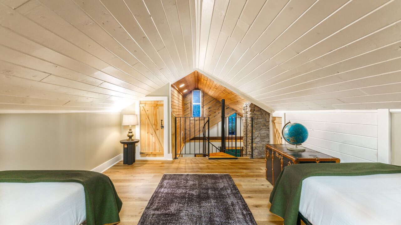 Photo of Bedroom in Ashley Oaks