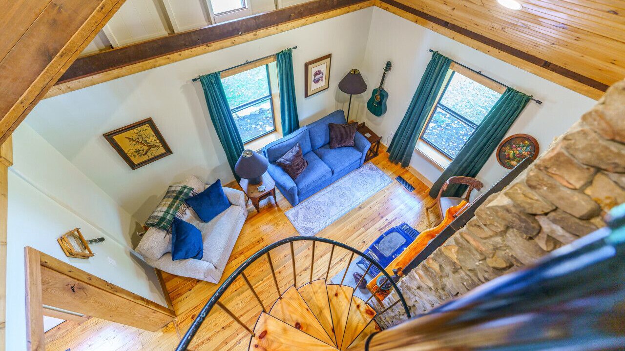 Photo of Livingroom in Ashley Oaks