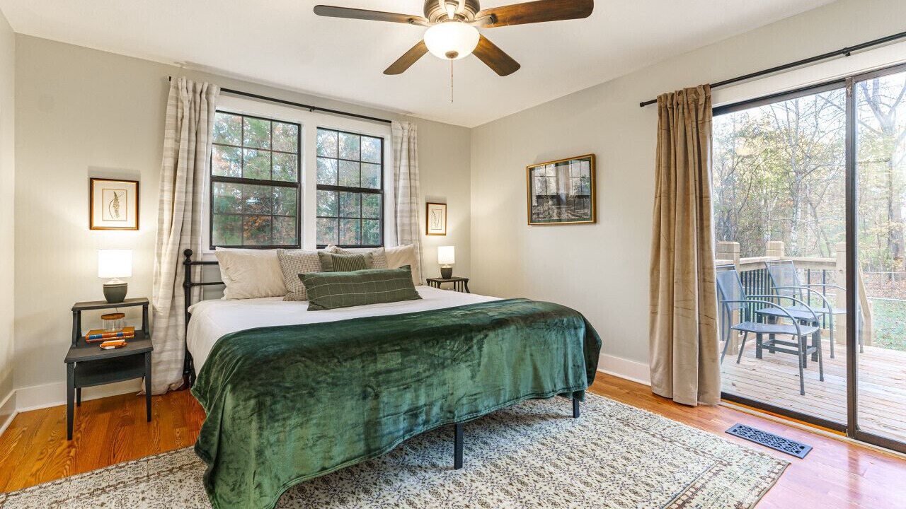 Photo of Bedroom in Ashley Oaks