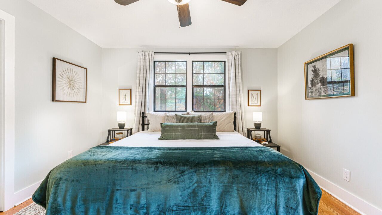 Photo of Bedroom in Ashley Oaks